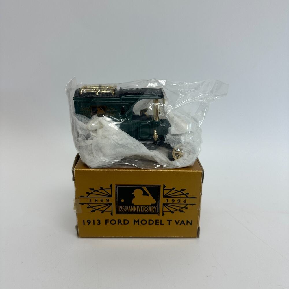 Ertl MLB 1913 Ford Model T Van 125th Anniversary 1869-1994 New With Box